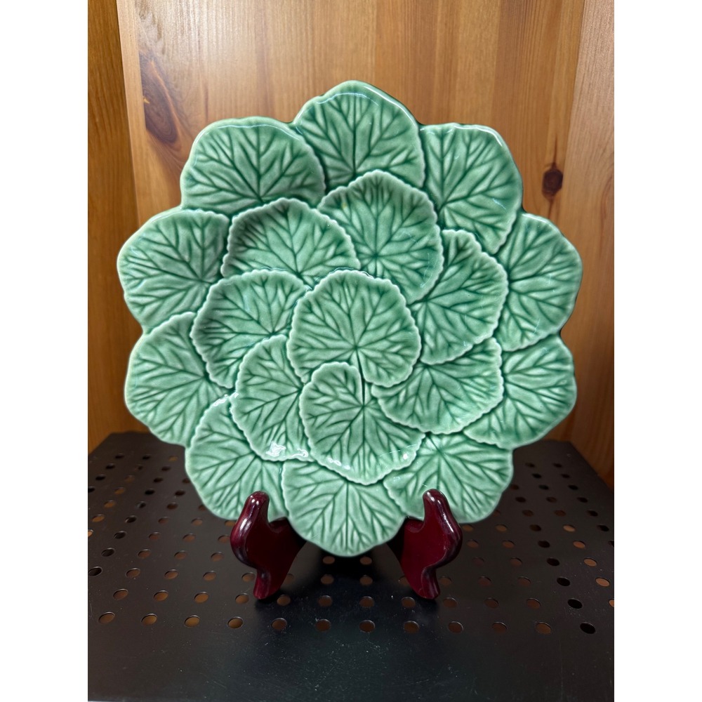 Bordallo Pinheiro Green Cabbage Leaf Salad Plate 8.25" Portugal
